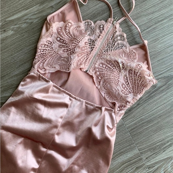 Dress - Picture 4 of 5